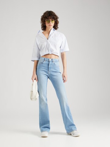 Tommy Jeans Flared Jeans 'SYLVIA HIGH RISE FLARE' in Blue