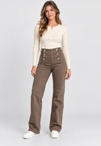 Elara Wide leg Jeans in Brown: front