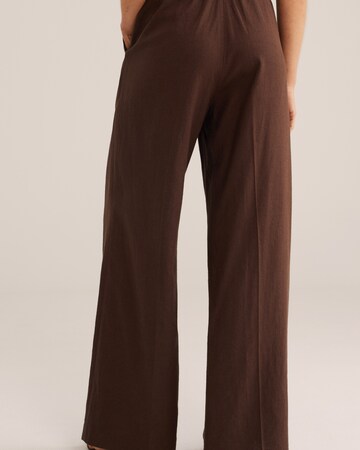 WE Fashion Широкий Брюки со складками в Коричневый