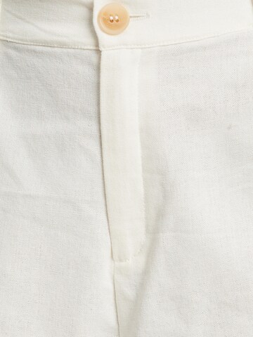 Calli - Loosefit Pantalón 'CHARLIE' en blanco