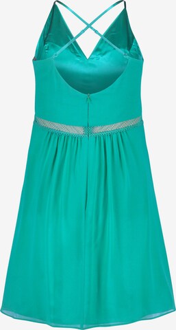 Robe de cocktail Vera Mont en vert