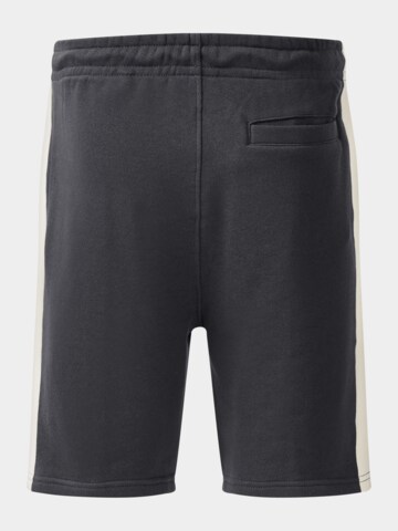 FC BAYERN MÜNCHEN Regular Pants in Black