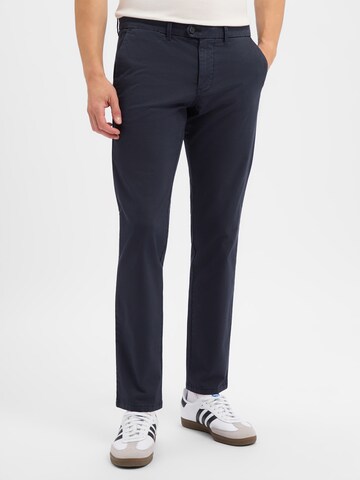 Coupe slim Pantalon chino 'Dylan' Finshley & Harding en bleu : devant