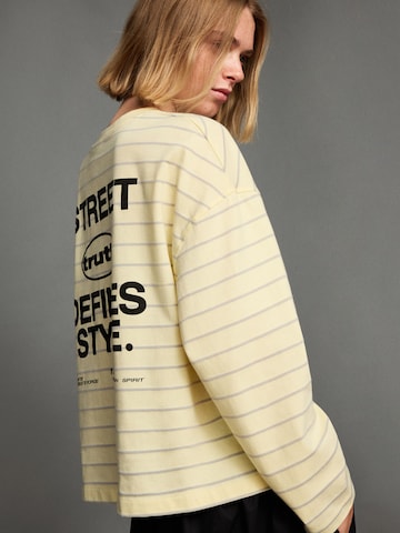 Maglietta di Bershka in giallo