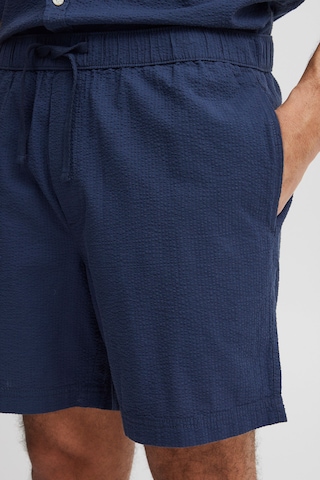 !Solid Regular Hose in Blau