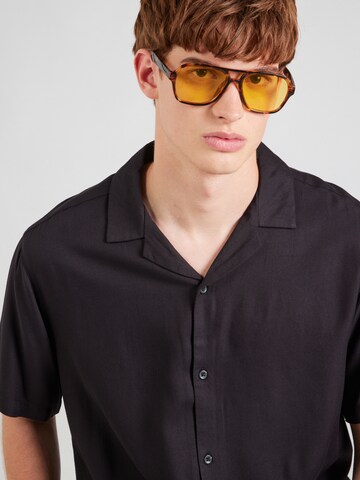 TOPMAN - Ajuste regular Camisa en negro
