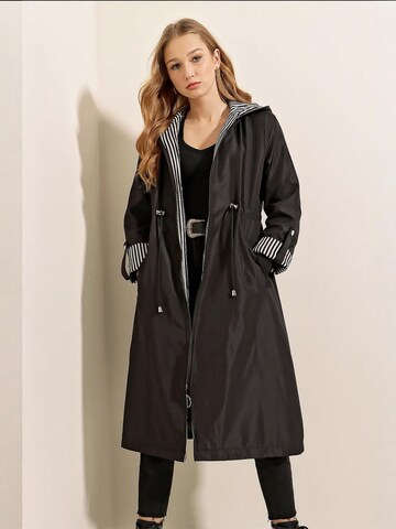 Bigdart Between-seasons coat 'Trenchcoats' in Black: front