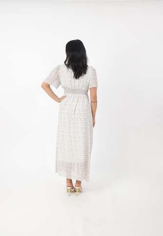 Robe d’été Elara en blanc