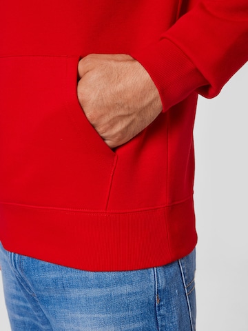 TOMMY HILFIGER Regularny krój Bluzka sportowa w kolorze czerwony