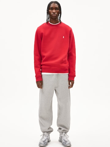 ARMEDANGELS Sweatshirt 'Baaro' in Rood
