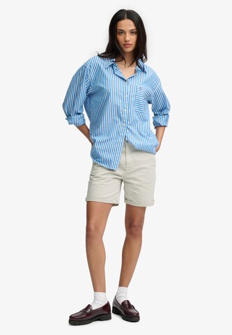 Superdry & Co Regular Shorts in Grau