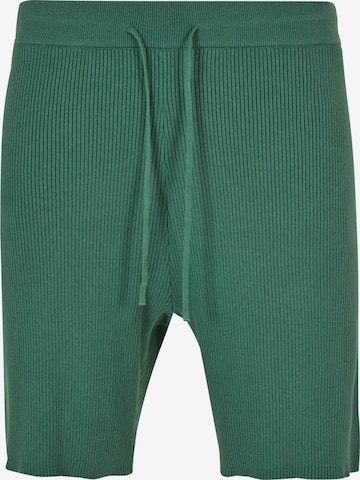 Urban Classics Regular Pants in Green: front