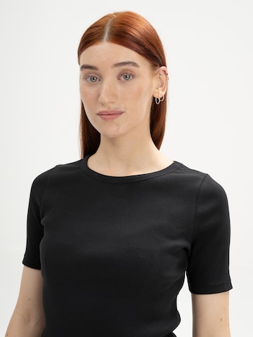 T-shirt 'JASLEEN' MELA en noir