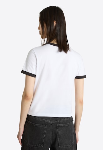 VANS Тениска 'Apple Boom Ringer' в бяло