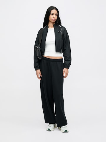 Veste mi-saison 'SHRUNKEN' Nike Sportswear en noir