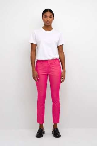 Coupe slim Pantalon chino 'Lea' Kaffe en rose