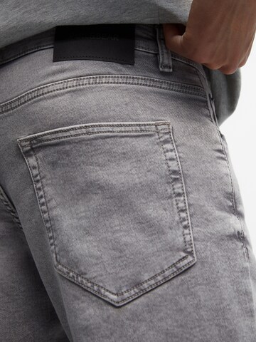 Pull&Bear Regular Jeans in Grijs