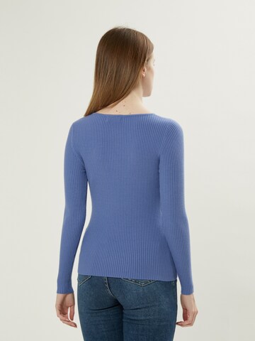 Influencer Pullover in Blau