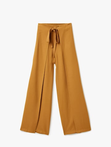 Koton Wide leg Pants in Brown: front