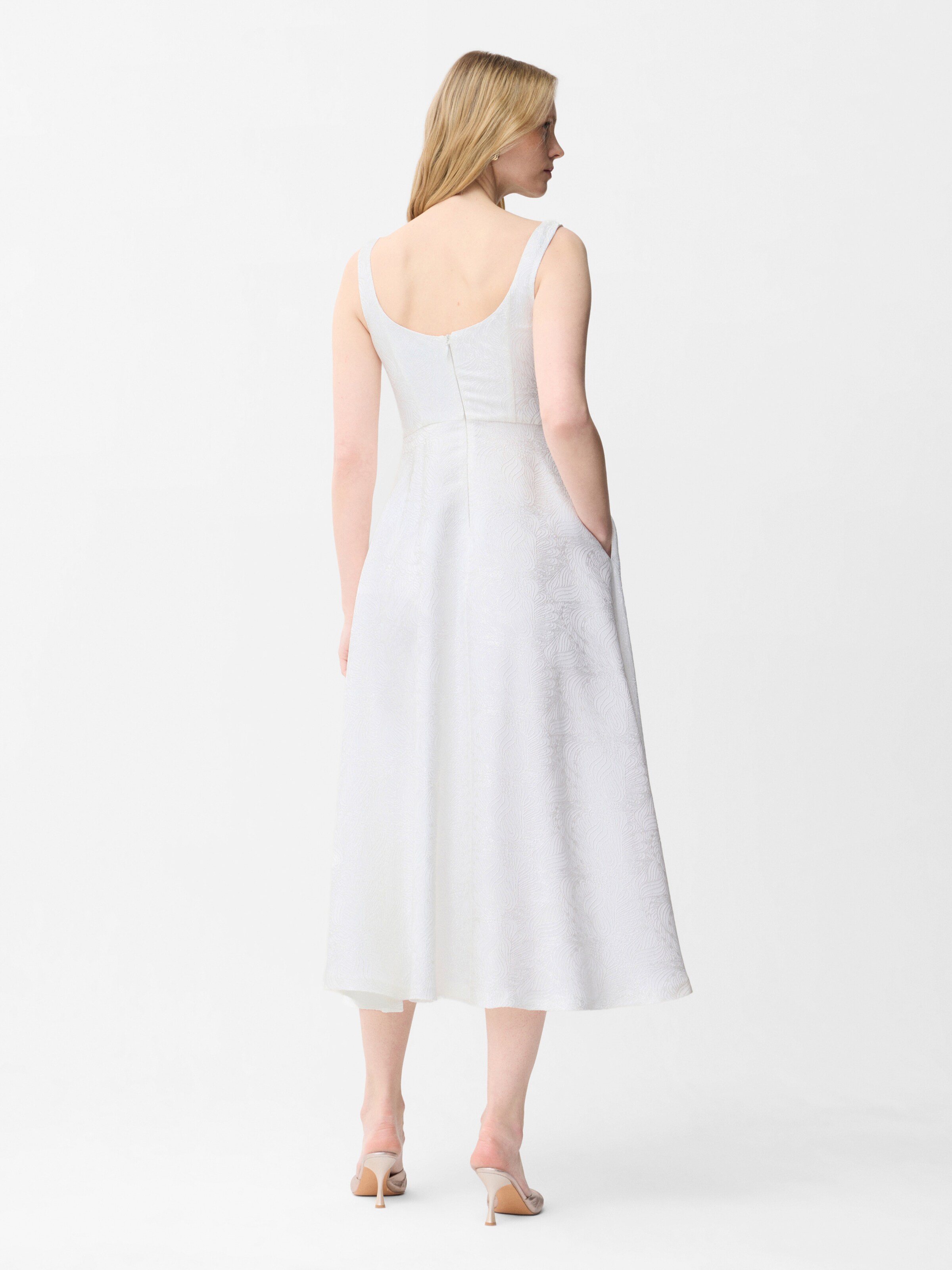 adl Dress in Beige