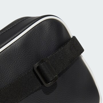 Borsa a tracolla 'Adicolor Classic' di ADIDAS ORIGINALS in nero