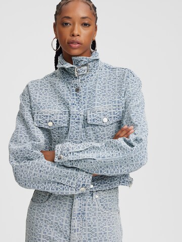 Gestuz Between-Season Jacket 'Nila' in Blue: front