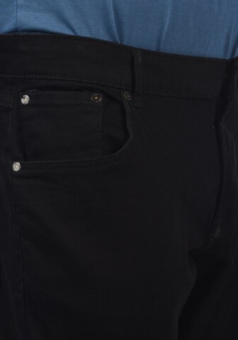 !Solid Regular Jeans in Black
