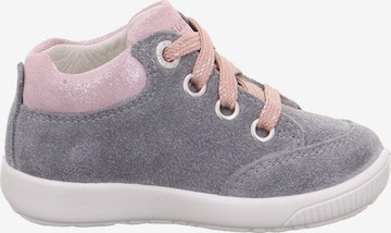 SUPERFIT Sneaker in Grau