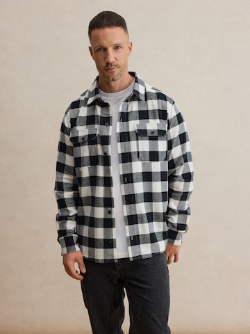 DAN FOX APPAREL Regular Fit Hemd 'Efe' in Schwarz: Vorderseite