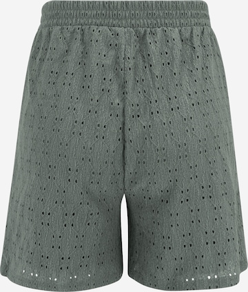 Vero Moda Tall Regular Shorts 'ULRIKKE' in Grün