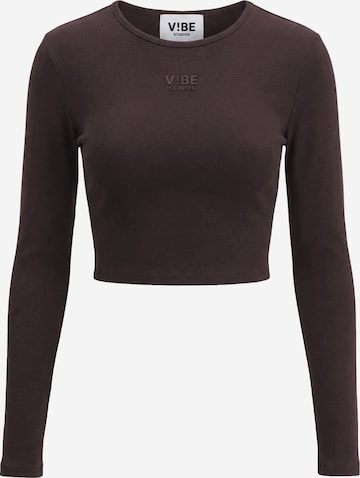 V!BE STUD!OS T-shirt i brun: framsida