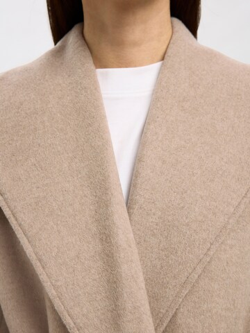 SELECTED Välikausitakki 'SLFROSA' värissä beige