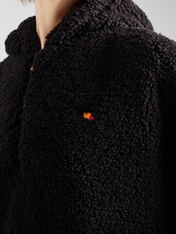 ELLESSE Jacke in Schwarz