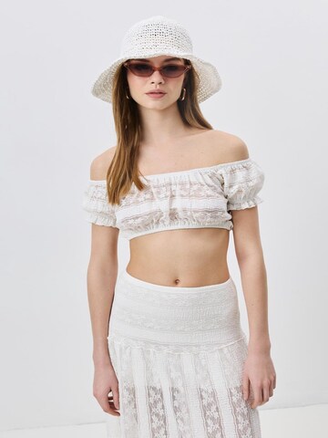 C&City Hat in White: front