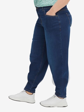 SHEEGO Tapered Jeans in Blue