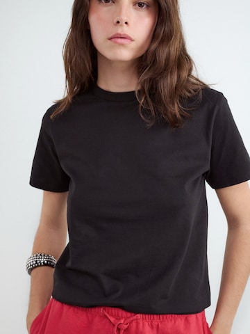 BALMOHK Paita värissä musta