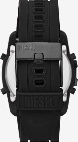 DIESEL Digitaalinen kello värissä musta