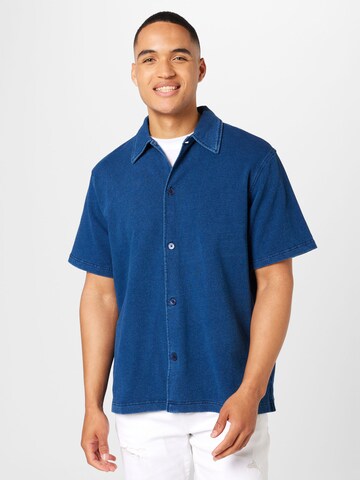 WEEKDAY Regular Fit Hemd in Blau: predná strana