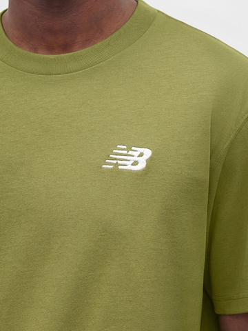 new balance Koszulka 'Essentials' w kolorze zielony