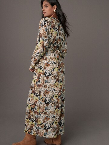 Next Kleid in Beige