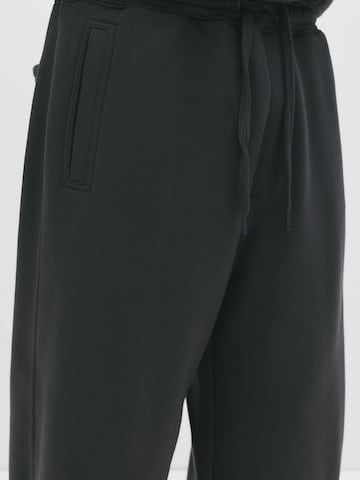 Pull&Bear Широка кройка Панталон в сиво