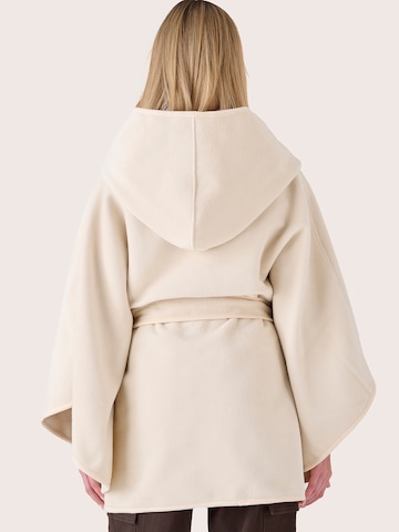 Camomilla Italia Scarf in Beige
