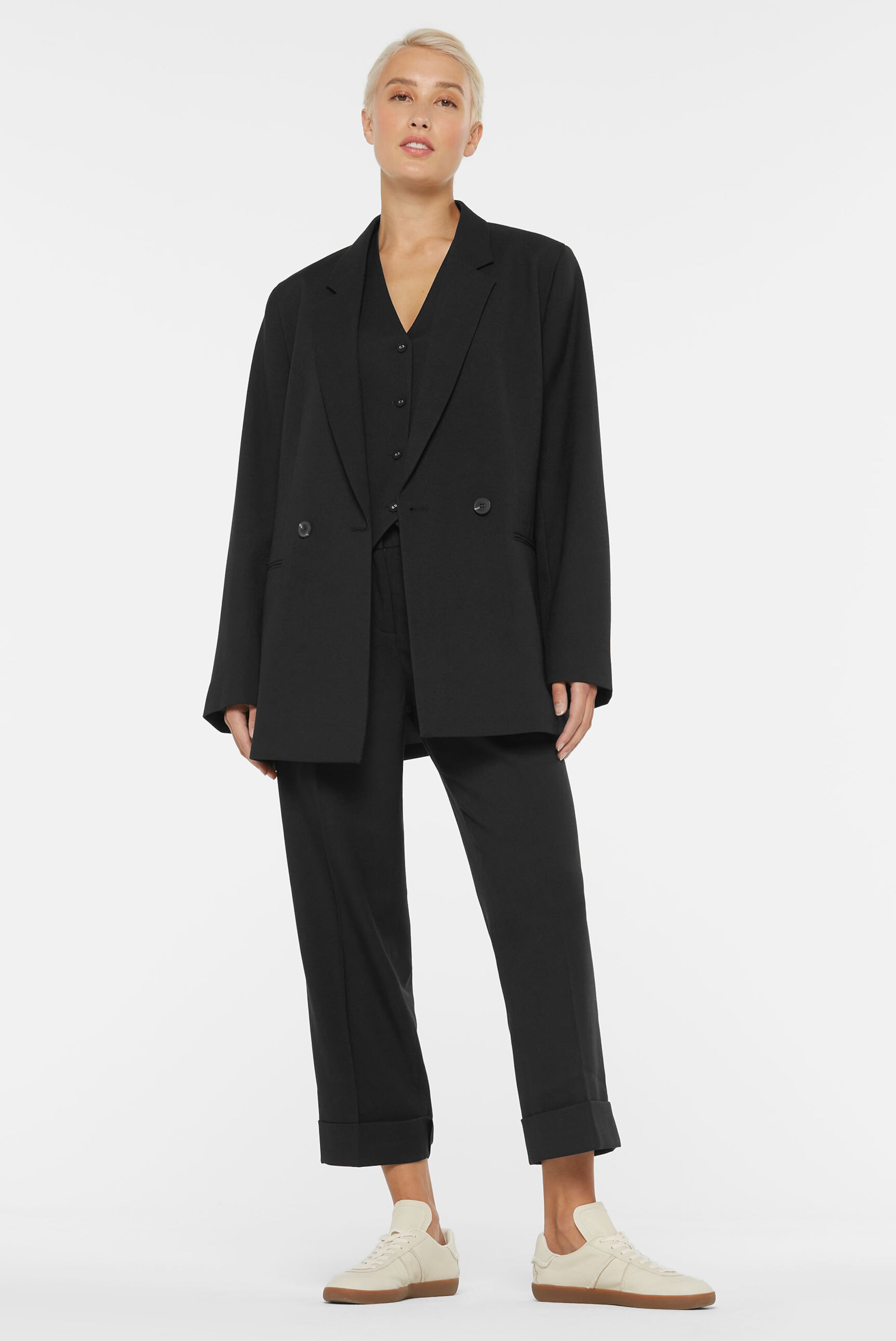 SENSES.THE LABEL Blazer in Black: front