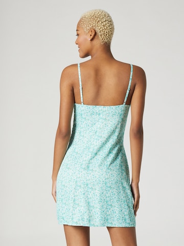 A LOT LESS فستان صيفي 'Lynn' بلون أزرق