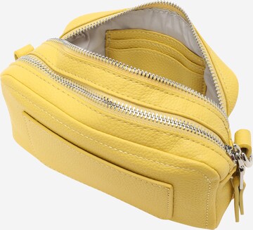 ESPRIT Τσάντα ώμου σε κίτρινο
