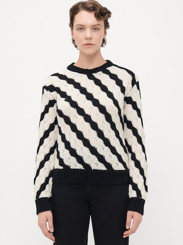 Vero Moda Tall Sweter 'VMBUBLY' w kolorze czarny: przód