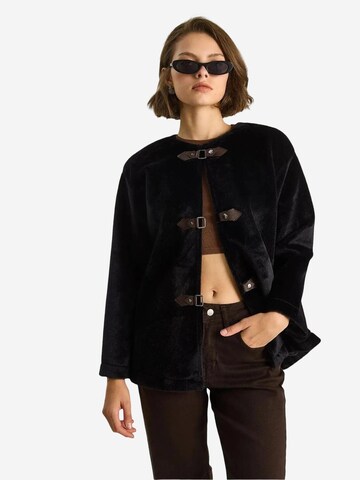 Veste mi-saison Bianco Lucci en noir : devant