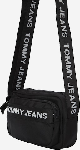 Tommy Jeans Olkalaukku värissä musta: edessä