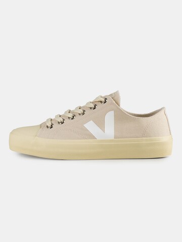 Veja Sneaker in Beige
