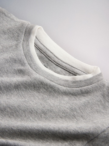 Tricou de la The Set pe bej